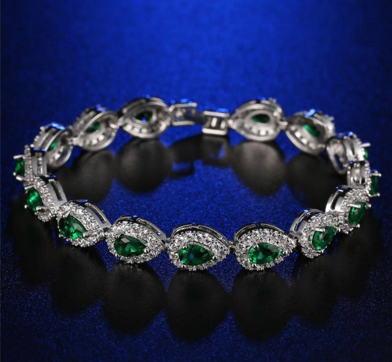 DUI TEARDROP BRACLET