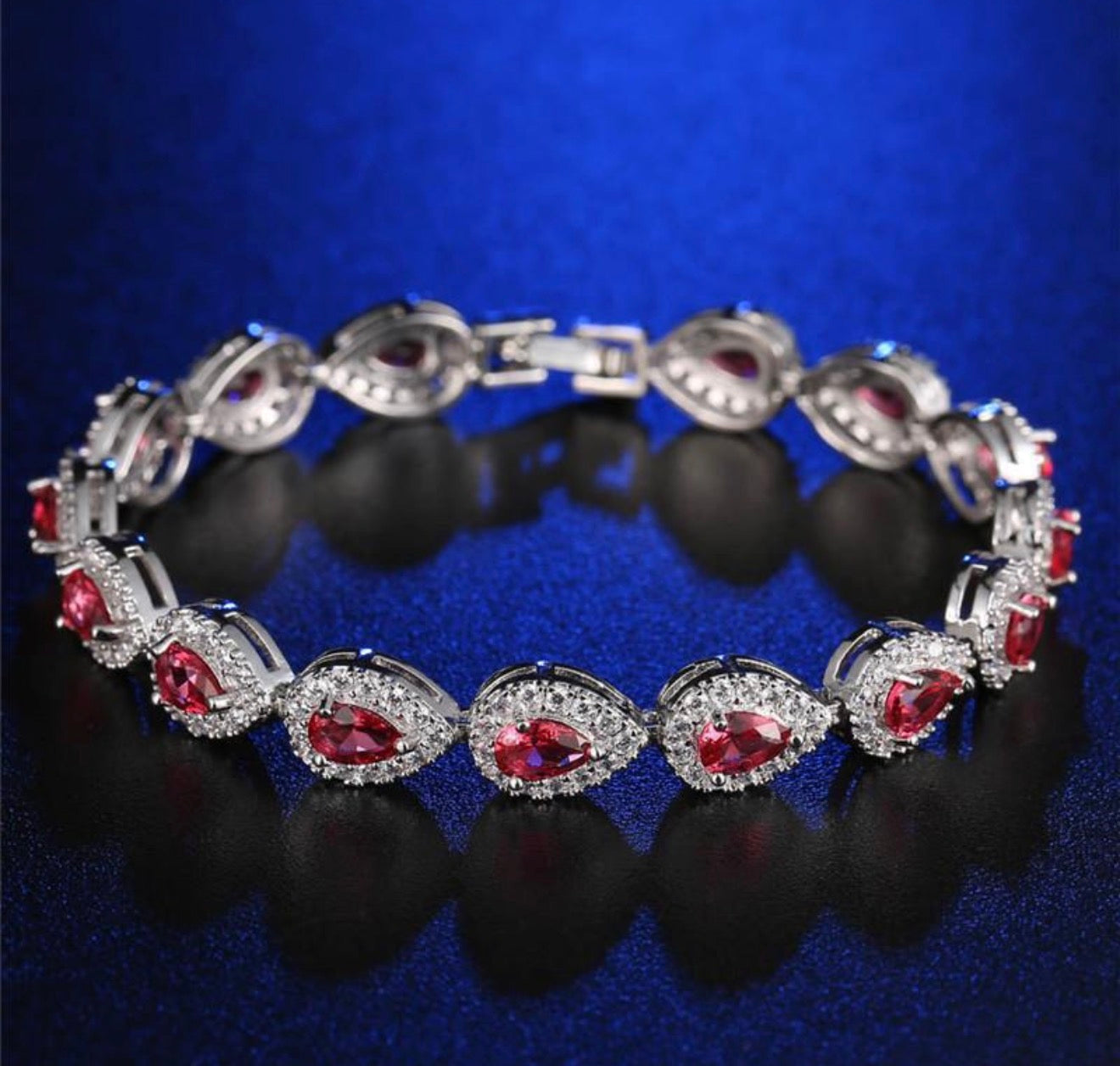 DUI TEARDROP BRACLET